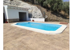 Country House in Sedella, for rent