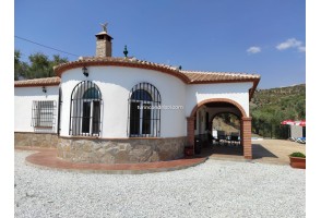 Country House in Sedella, for rent