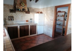Country House in Sayalonga, for rent