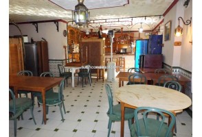 Commercial property in Torrox Costa, for rent