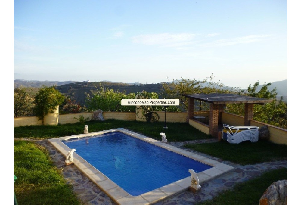 Country House in Sedella,...