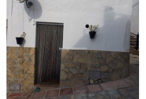 Town House in Canillas de Albaida, for rent