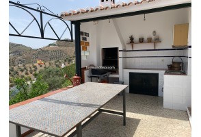 Country House in Canillas de Albaida, for rent