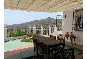 Country House in Canillas de Albaida, for rent