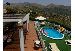 Country House in Cómpeta, for rent