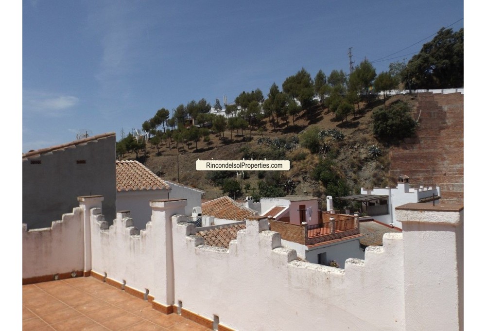 Town House in Salares, for...