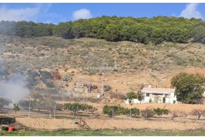 Country House in Canillas de Albaida, for sale