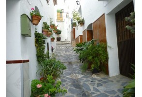 Town House in Canillas de Albaida, for rent