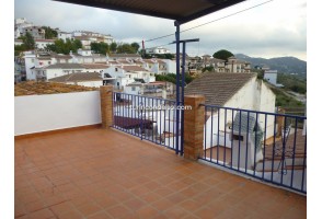 Town House in Canillas de Albaida, for rent