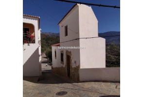 Town House in Corumbela , for sale