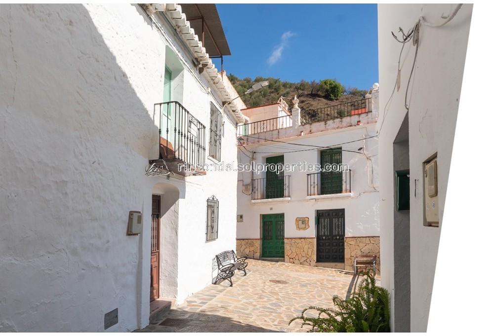 Town House in Archez, For Sale