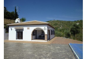 Country House in Canillas de Albaida, Loma de Los Reyes, for rent