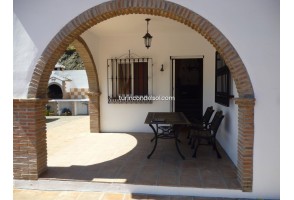 Country House in Canillas de Albaida, Loma de Los Reyes, for rent