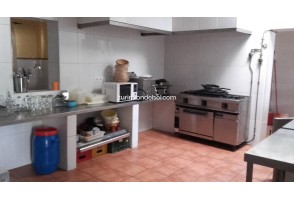 Commercial property in Árchez, for rent