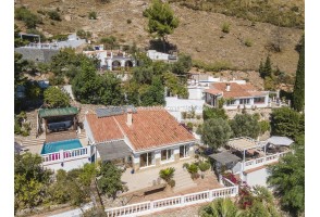 Wonderful house in "Cruz del Monte" Competa