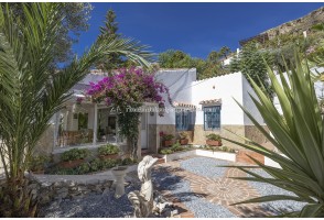 Wonderful house in "Cruz del Monte" Competa