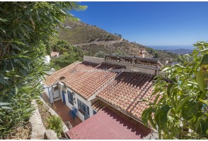 Wonderful house in "Cruz del Monte" Competa