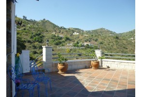 Country House in Sayalonga, for rent