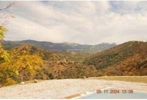 Beautiful house with Sierra view